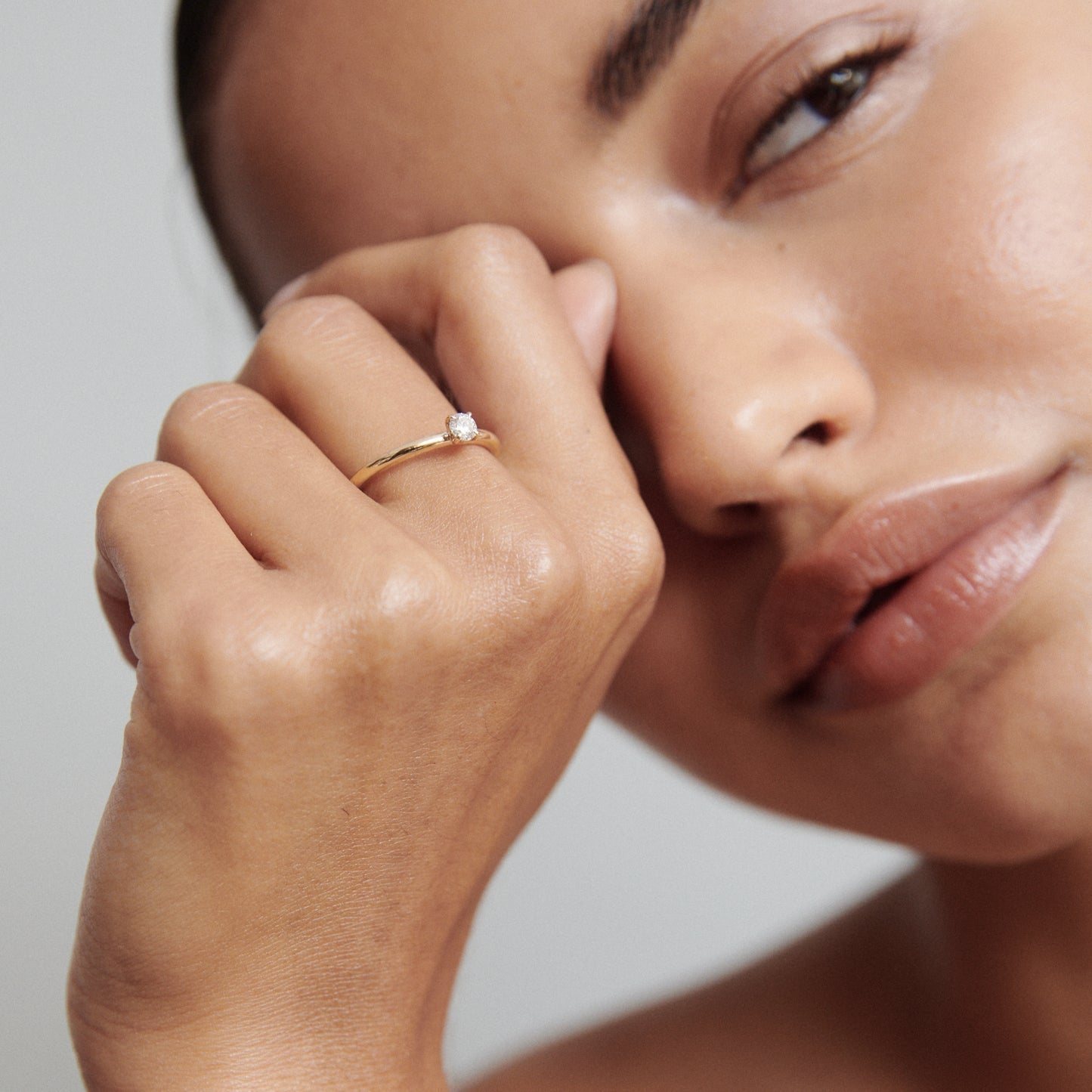 Stunning 0.2 CT Round Moissanite Engagement Ring with Solitaire Design 4