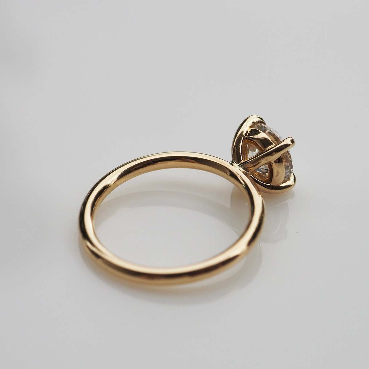 Stunning 1 CT Round Moissanite Engagement Ring with Solitaire Design 5