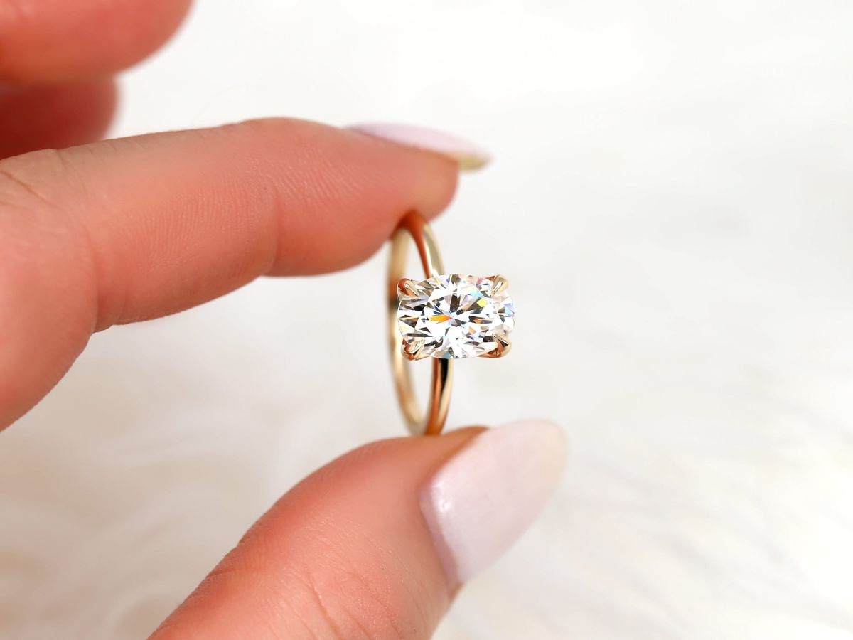 Stunning 2.5 CT Oval Moissanite Engagement Ring with Solitaire Design 9