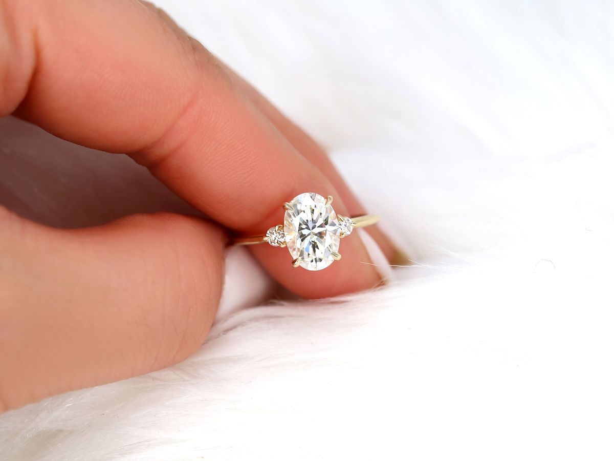 Stunning 2.5 CT Oval Moissanite Engagement Ring with Hidden Halo Design 8