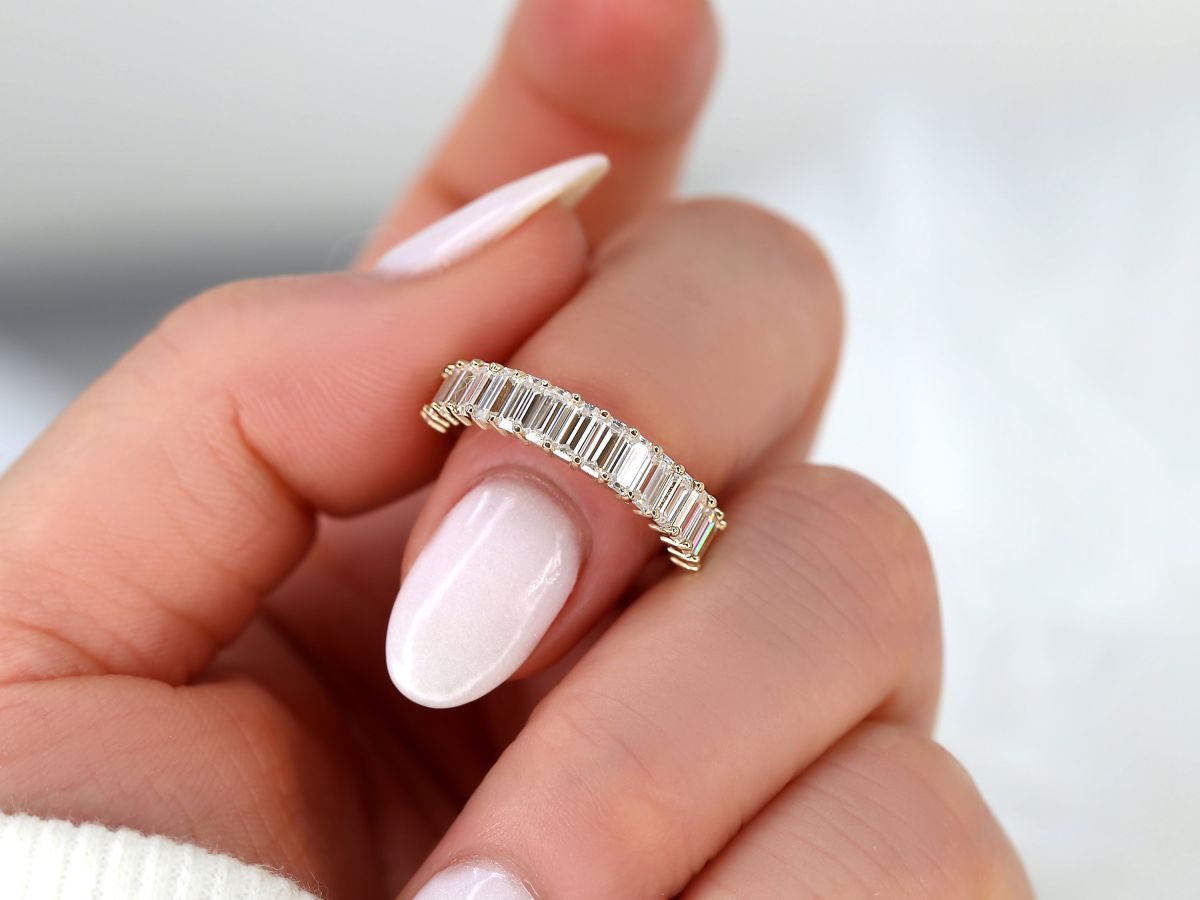 Stunning 1.5 TCW Emerald Moissanite Stones Half Eternity Wedding Bands 7