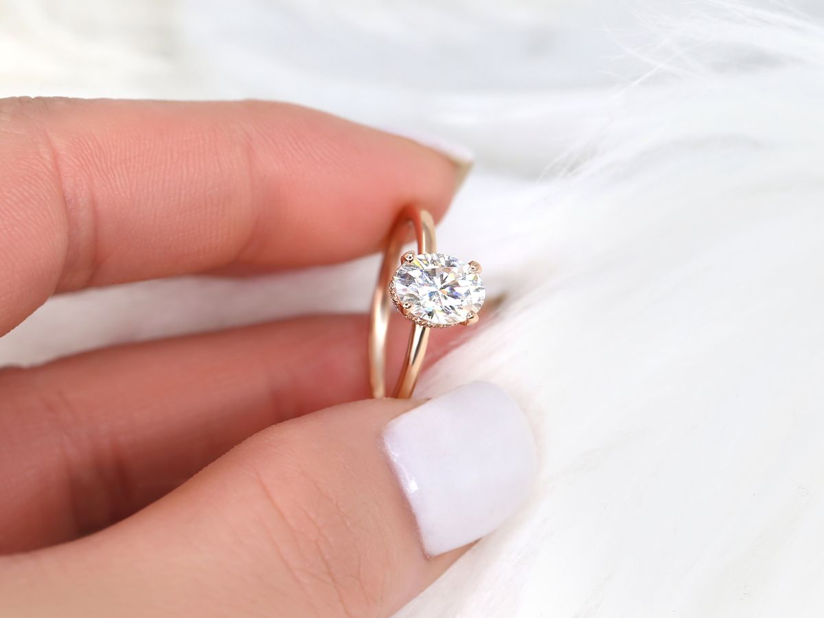 Stunning 1.5 CT Oval Moissanite Engagement Ring with Hidden Halo Design 8