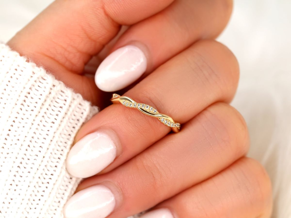 Stunning 0.11 TCW Round Moissanite Stones Halfway Twisted Wedding Bands 8