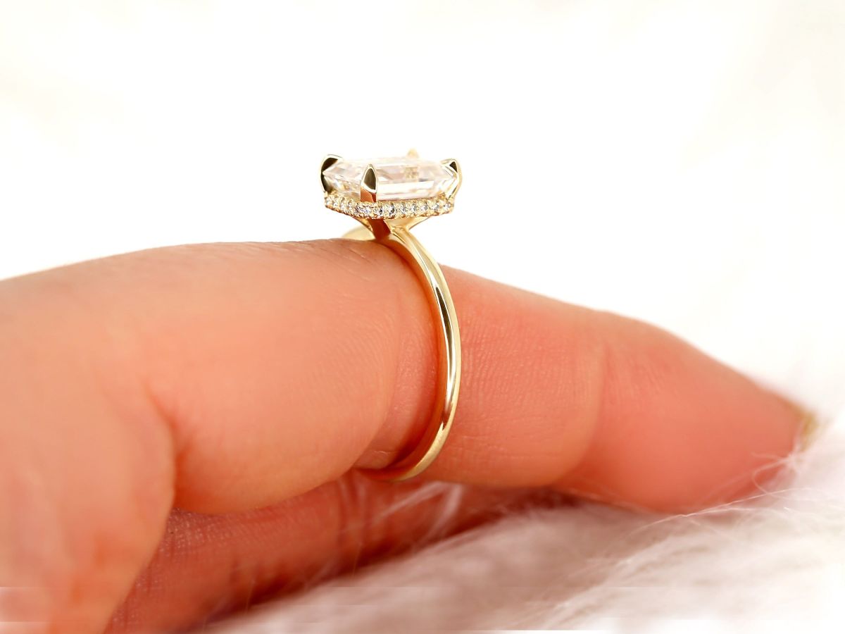 Stunning 2.60 CT Emerald Moissanite Engagement Ring with Hidden Halo Design 8