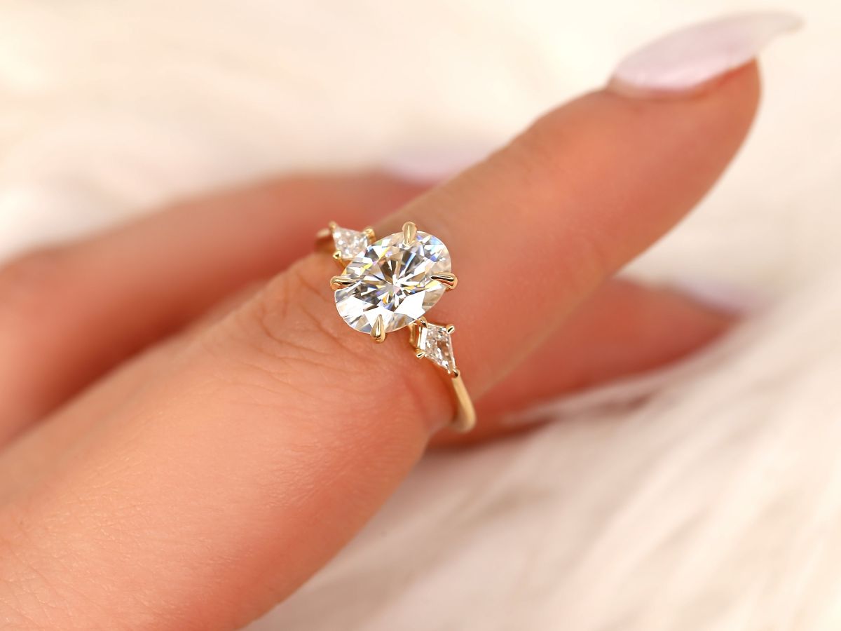 Stunning 2.5 CT Oval Moissanite Engagement Ring with Three Stone Design 9