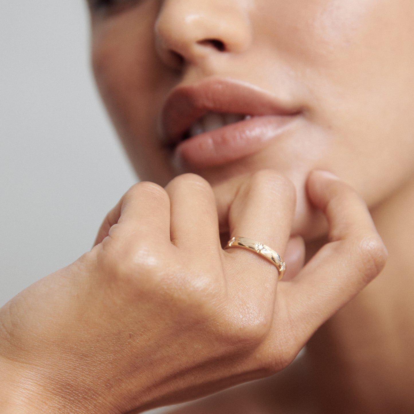 Stunning 0.1 TCW Round Moissanite Stones Flush Wedding Bands 4