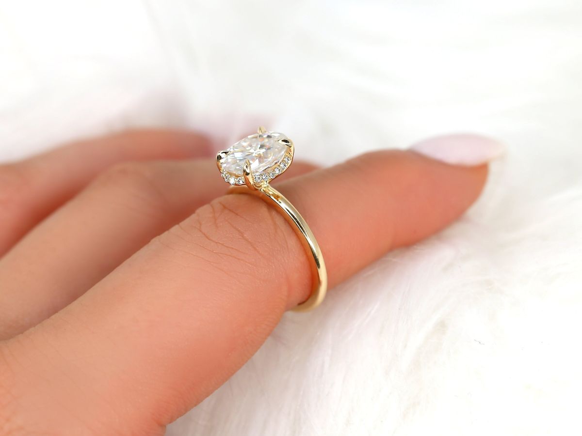 Stunning 2.5 CT Oval Moissanite Engagement Ring with Hidden Halo Design 7