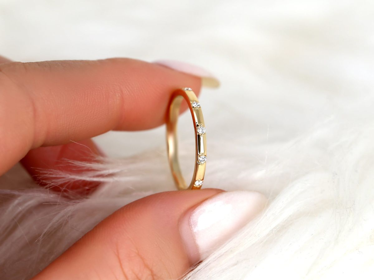 Stunning 0.11 TCW Round Moissanite Stones Flush Wedding Bands 3