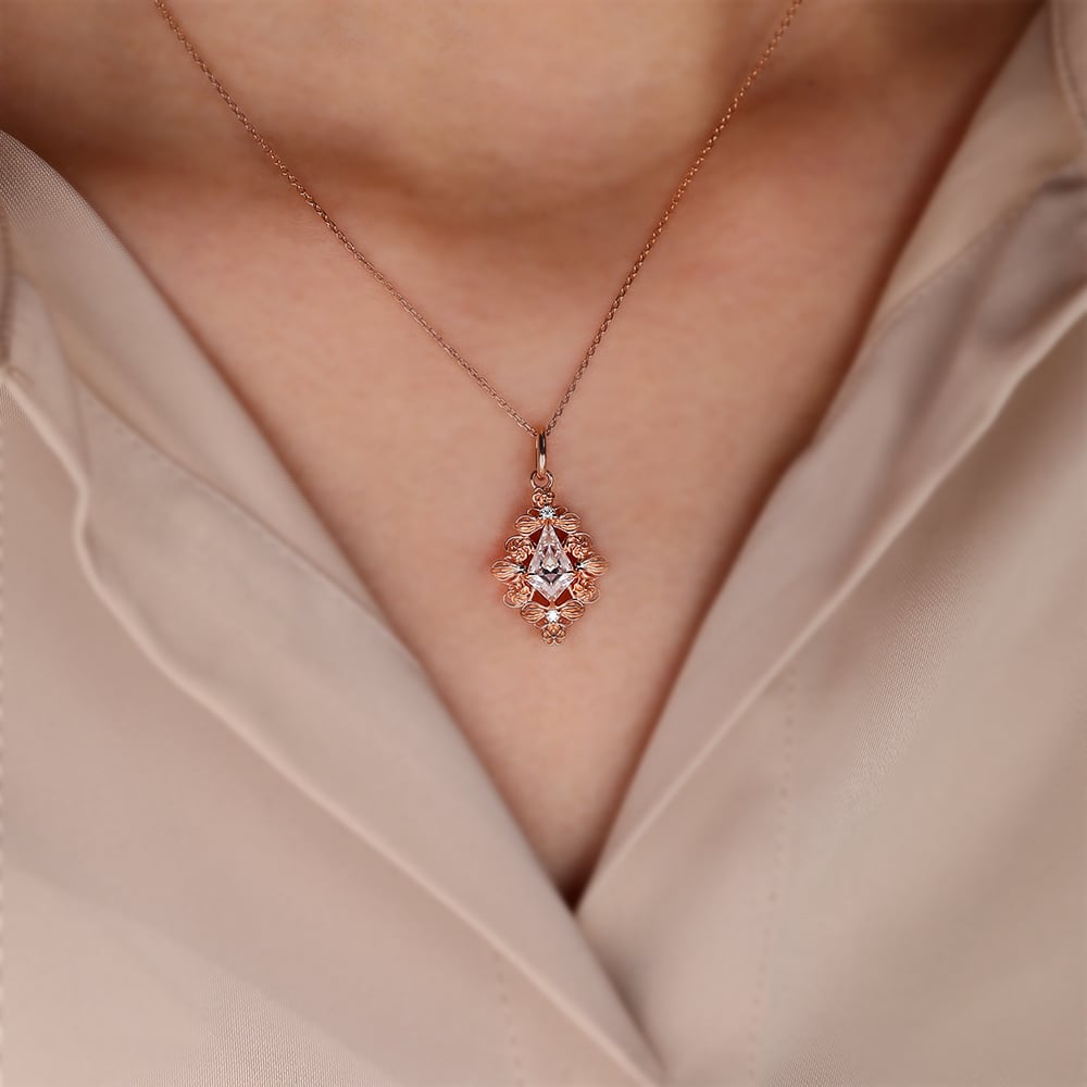 1.0 CT Kite Moissanite Diamond Solitaire Pendant Necklace in Solid Gold 5