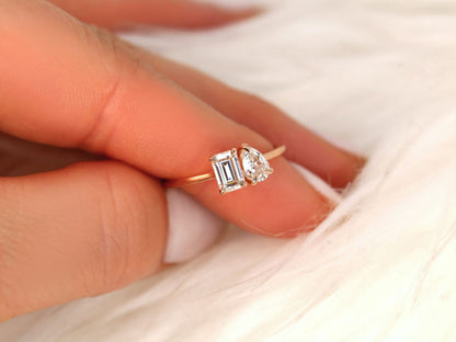 Stunning 0.43 CT & 0.58 CT Pear & Emerald Moissanite Engagement Ring with Two Stones Design 4