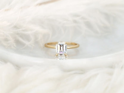 Stunning 1.75 CT Emerald Moissanite Engagement Ring with Solitaire Design 1