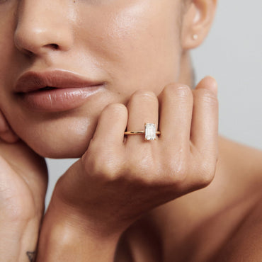 Stunning 1 CT Emerald Moissanite Engagement Ring with Solitaire Design 3