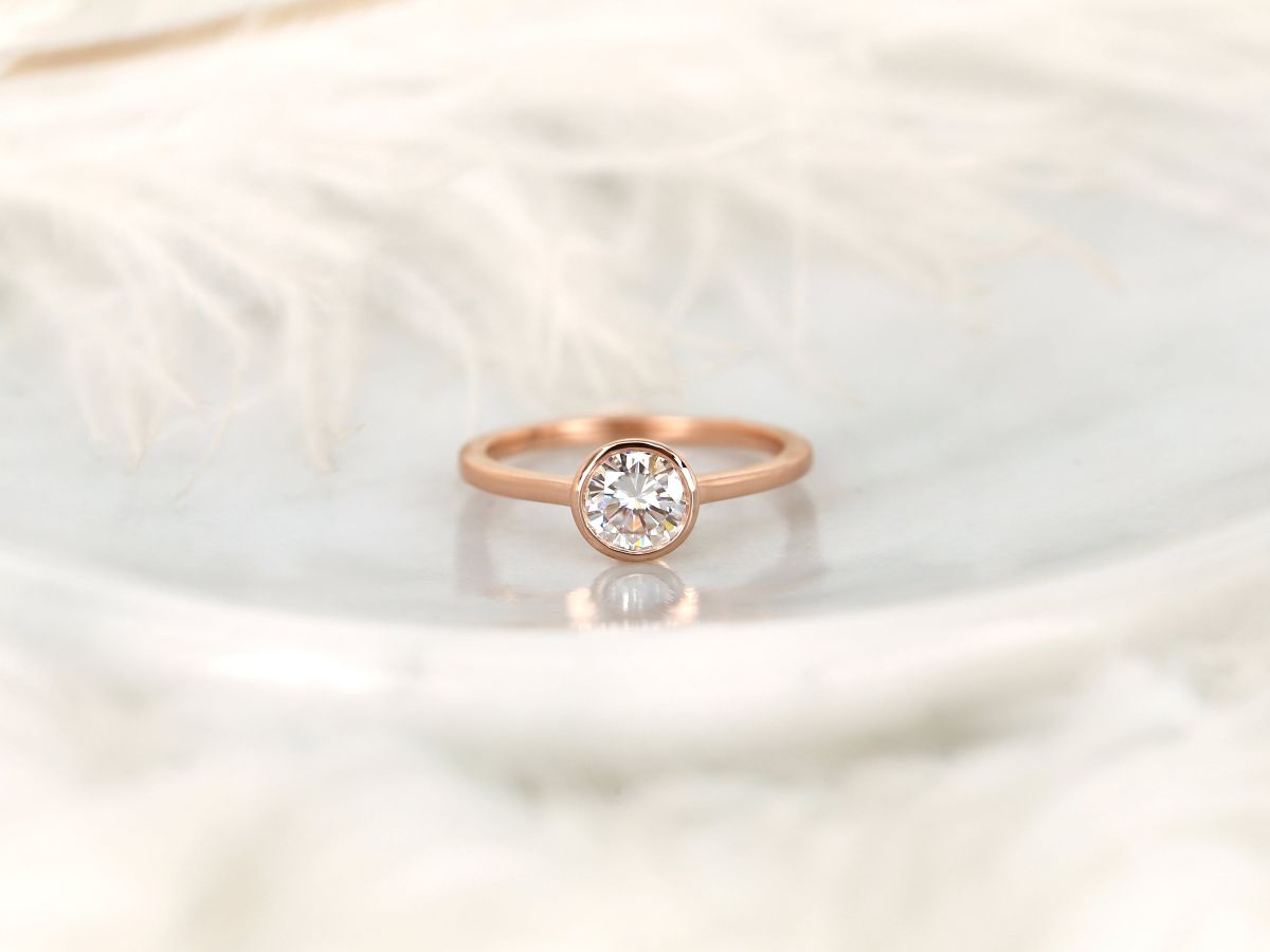 Stunning 0.75 CT Round Moissanite Engagement Ring With Bezel Design 1