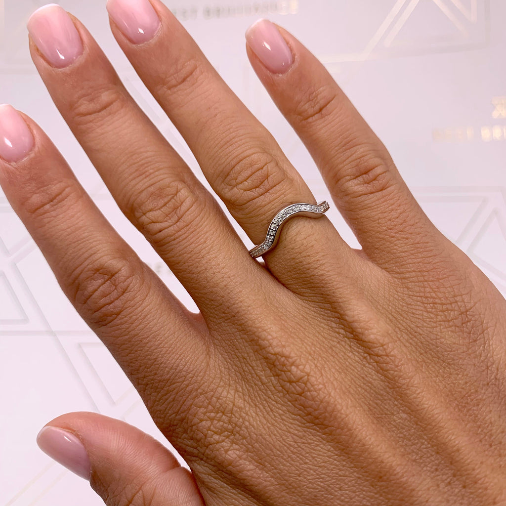 0.3 CT Round Curved Lab Grown Diamond Wedding Band