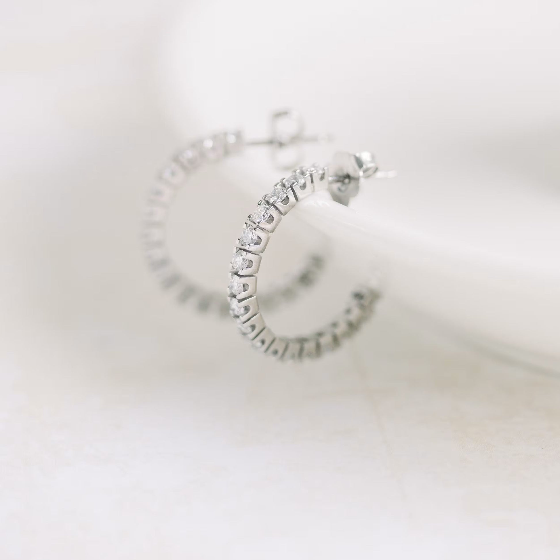 1.0 TCW Round Shape Moissanite Hoops Earrings in Gold 1