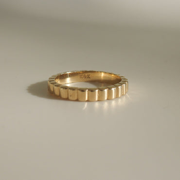 Stunning Ribbed Cigar Wedding Wedding Bands 2