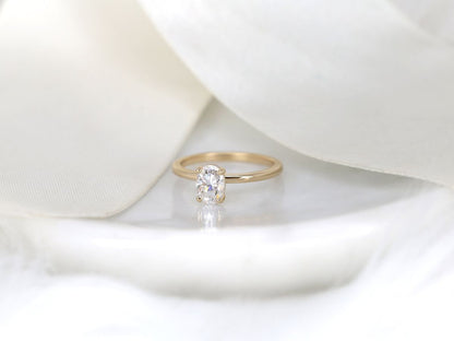 Stunning 0.90 CT Oval Moissanite Engagement Ring With Solitaire Design 2