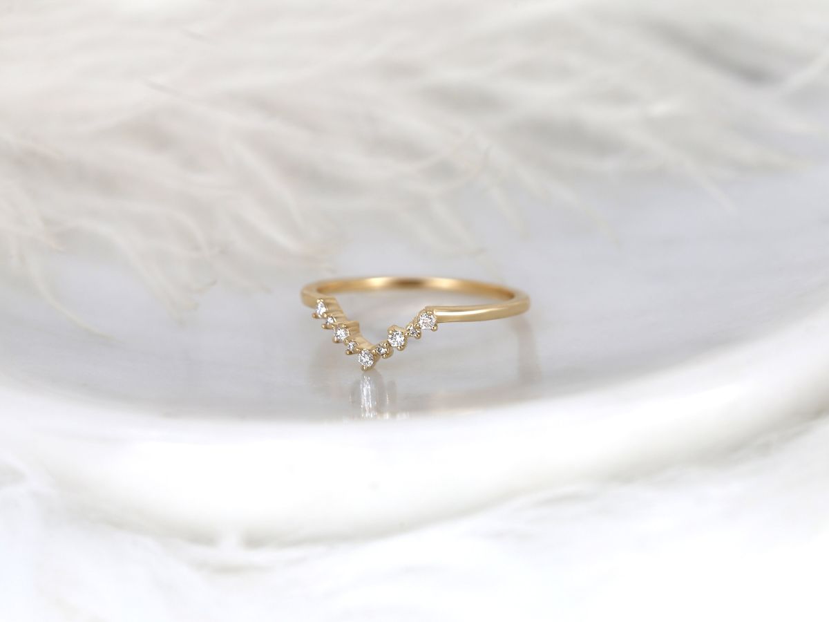 Stunning 0.10 TCW Round Moissanite Stones Curved Wedding Bands 2