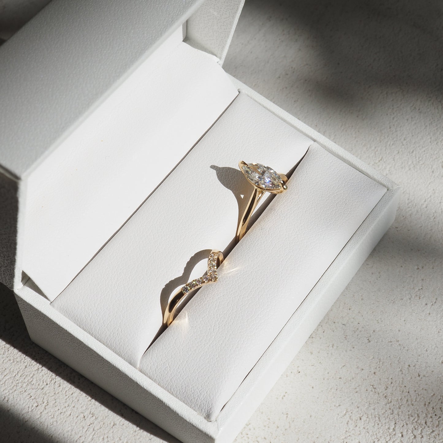 Stunning 0.10 TCW Round Moissanite Stones V-Shaped Wedding Bands 4