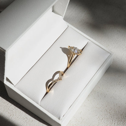 Stunning 0.10 TCW Round Moissanite Stones V-Shaped Wedding Bands 4