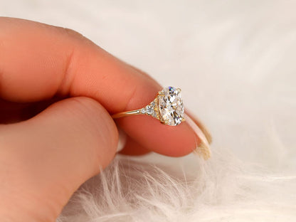 Stunning 2.5 CT Oval Moissanite Engagement Ring with Cluster Design 6