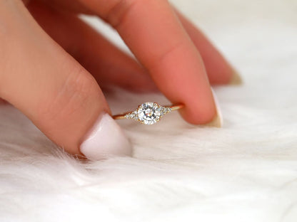 Stunning 0.75 CT Round Moissanite Engagement Ring With Cluster Design 7