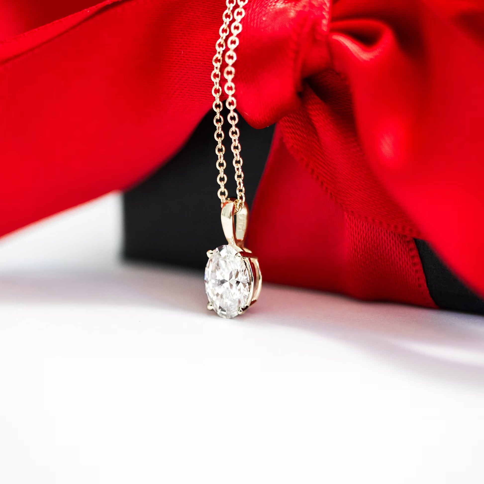 1.0 CT Oval Cut Moissanite Diamond Solitaire Pendant Necklace in Solid Gold 3