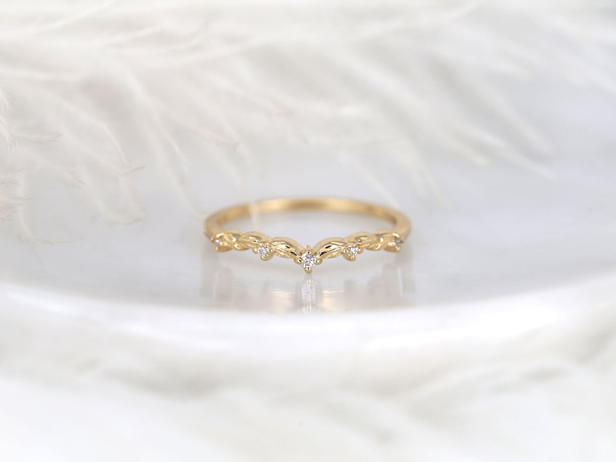 Stunning 0.07 TCW Round Moissanite Stones Leaf Nesting Metal Wedding Bands 1