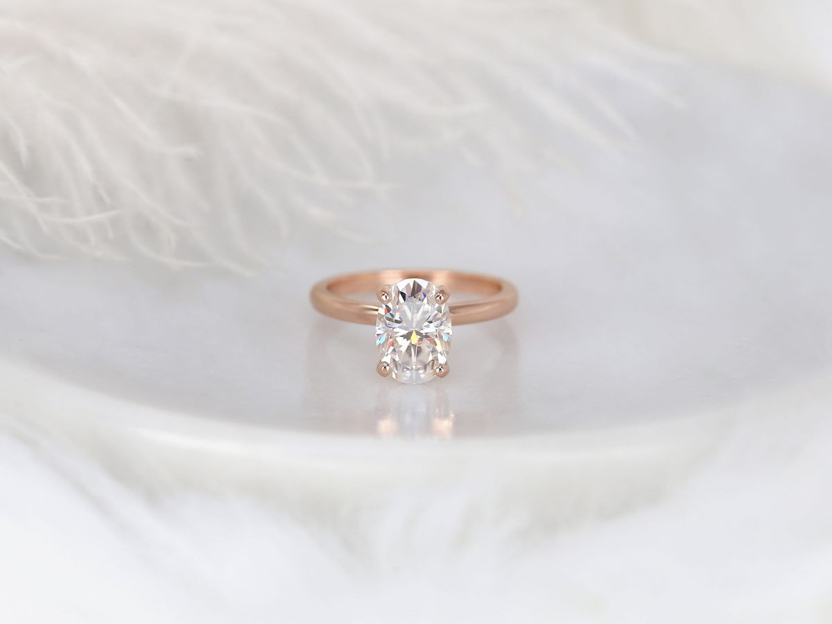 Stunning 2.5 CT Oval Moissanite Engagement Ring with Solitaire Design 1