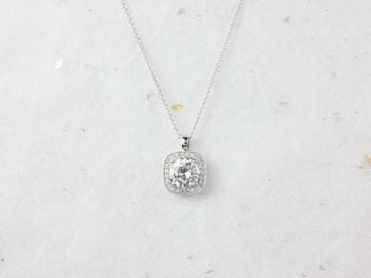 2.0 CT Cushion Moissanite Diamond Halo Pendant Necklace in Solid Gold 1
