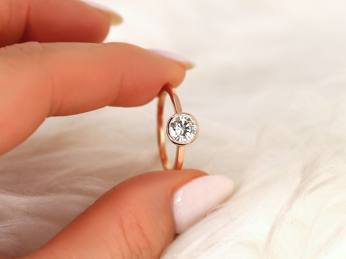 Stunning 0.75 CT Round Moissanite Engagement Ring With Bezel Design 5