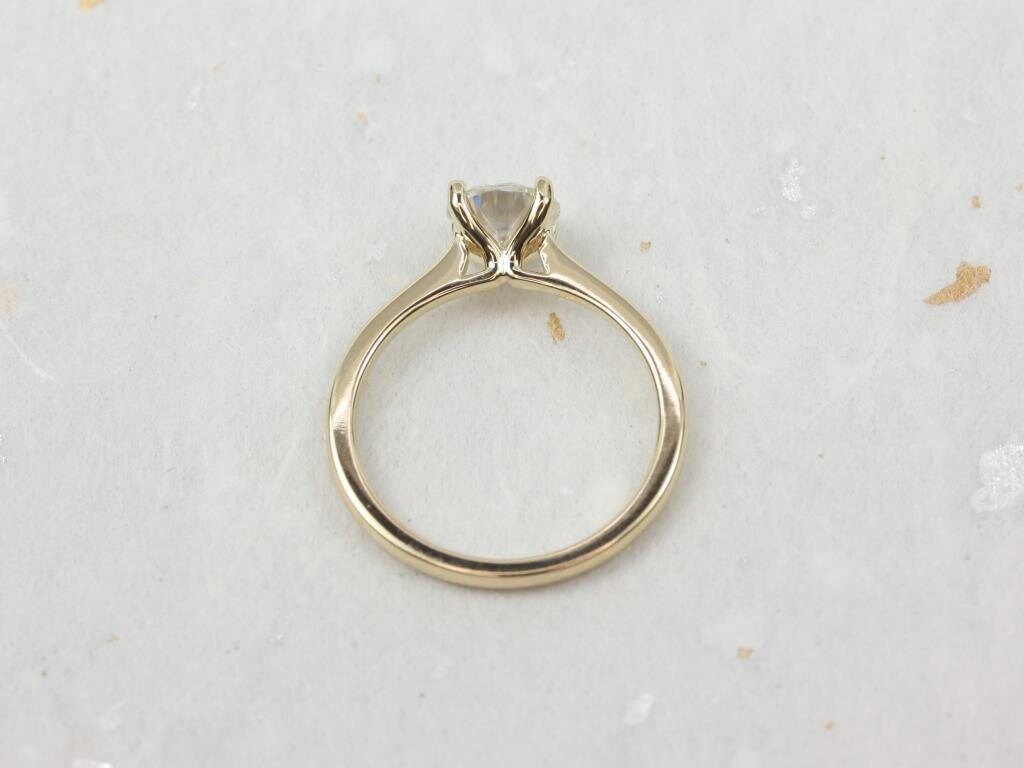 Stunning 1 CT Round Moissanite Engagement Ring With Solitaire Design 3