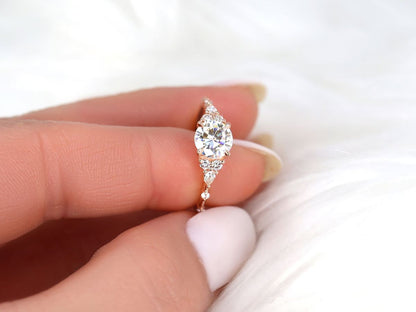 Stunning 1.0 CT Round Moissanite Engagement Ring with Cluster Design 8