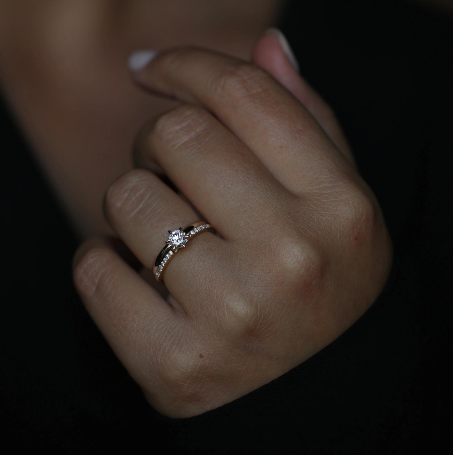 0.50 CT Round Cut Pave CVD E/VS1 Diamond Engagement Ring 4