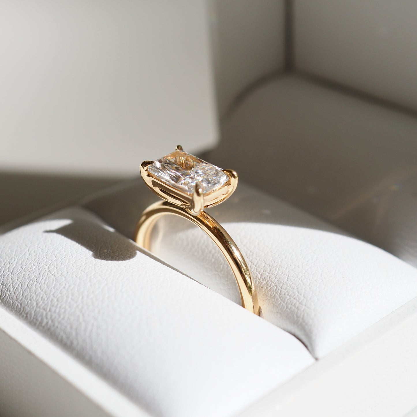 Stunning 1 CT Radiant Moissanite Engagement Ring with Solitaire Design 3