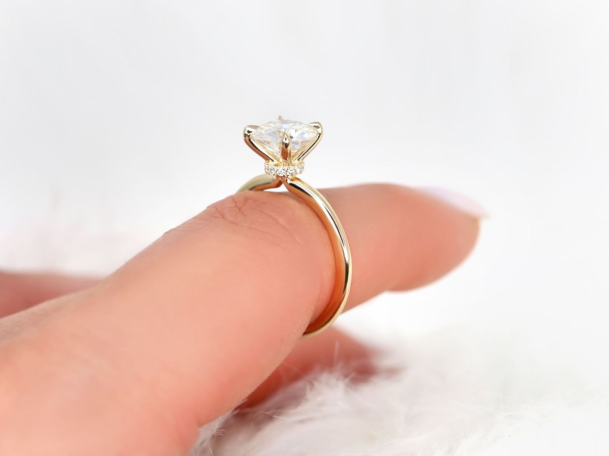 Stunning 2.0 CT Round Moissanite Engagement Ring with Hidden Halo Design 6