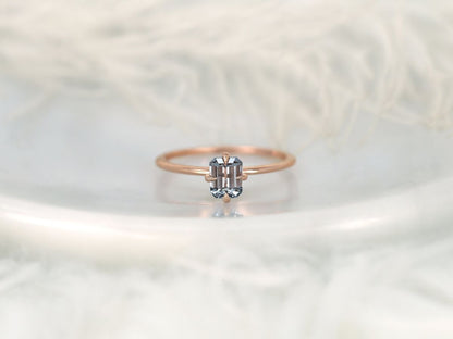 Stunning 0.75 CT Emerald Moissanite Engagement Ring With Solitaire Design 1