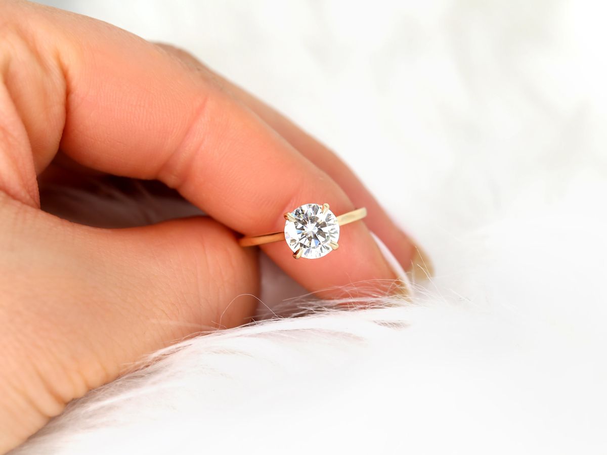 Stunning 2.0 CT Round Moissanite Engagement Ring with Hidden Halo Design 4