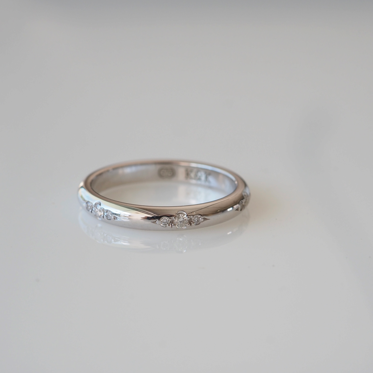 Stunning 0.10 TCW Round Moissanite Stones Flush Wedding Bands 3