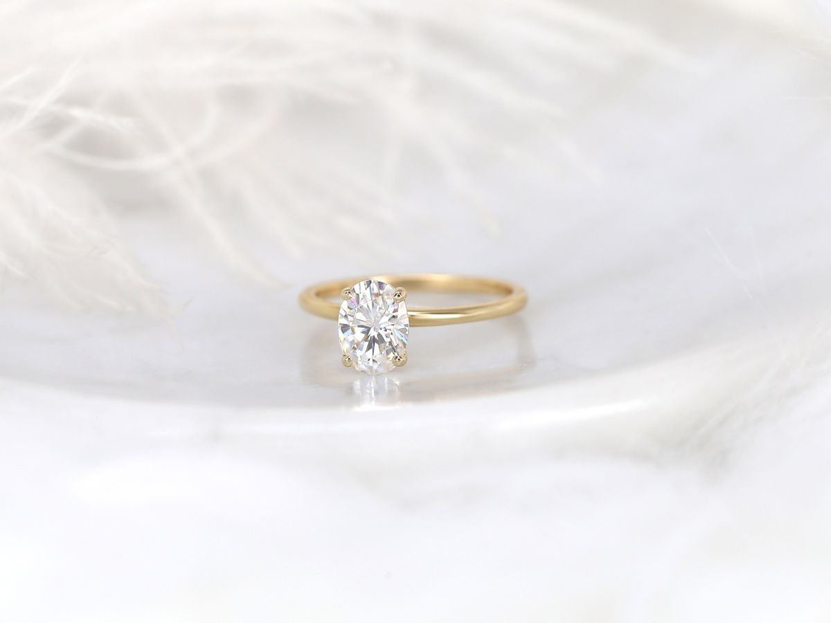 Stunning 1.50 CT Oval Moissanite Engagement Ring with Solitaire Design 2