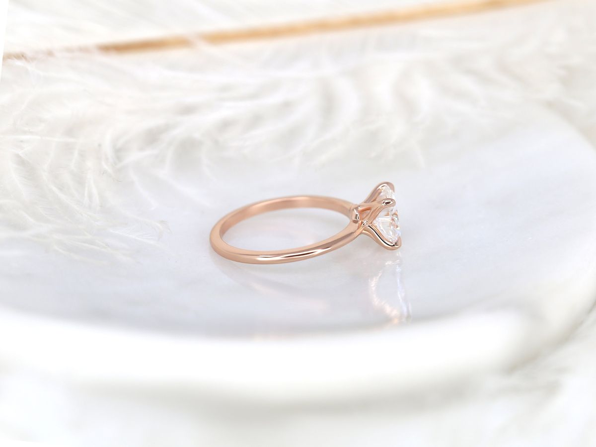 Stunning 2.0 CT Round Moissanite Engagement Ring with Solitaire Design 3