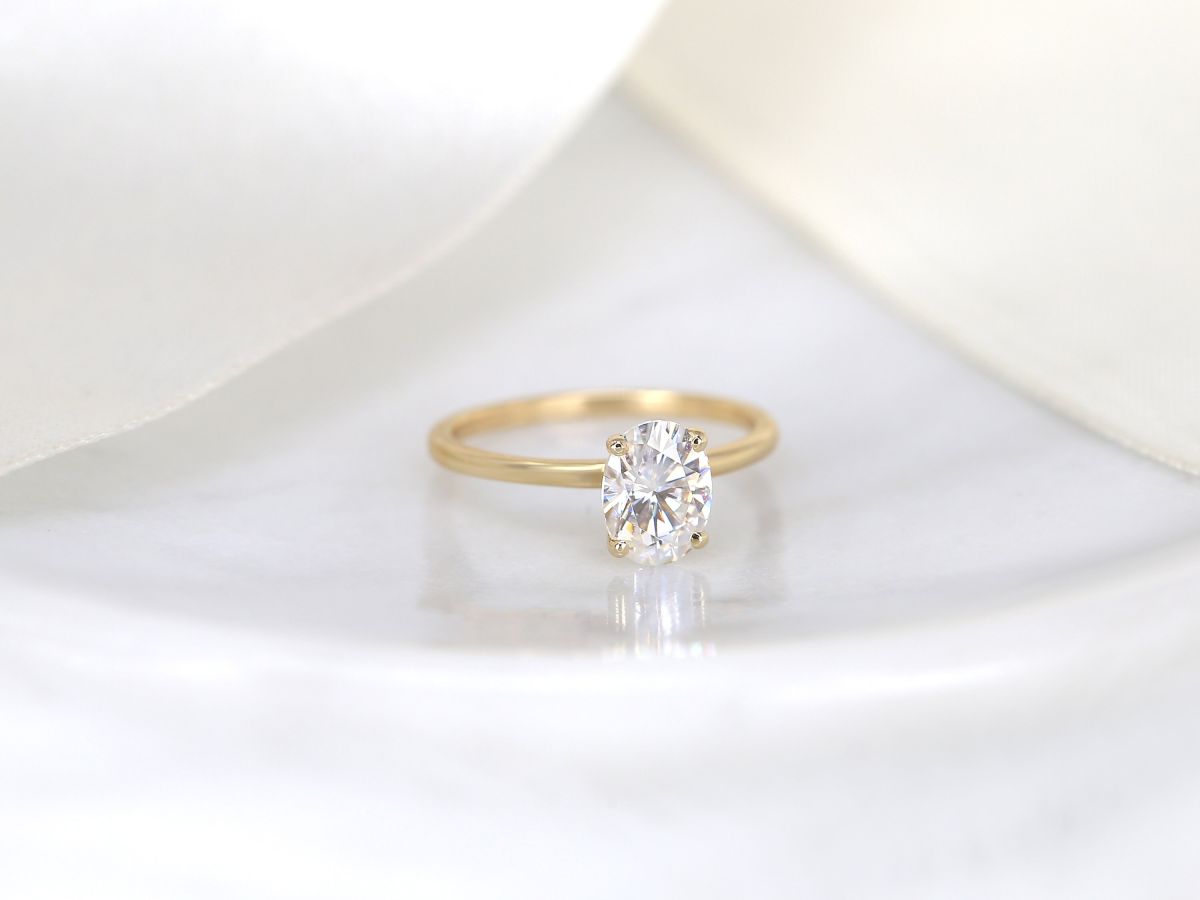 Stunning 1.50 CT Oval Moissanite Engagement Ring with Solitaire Design 4