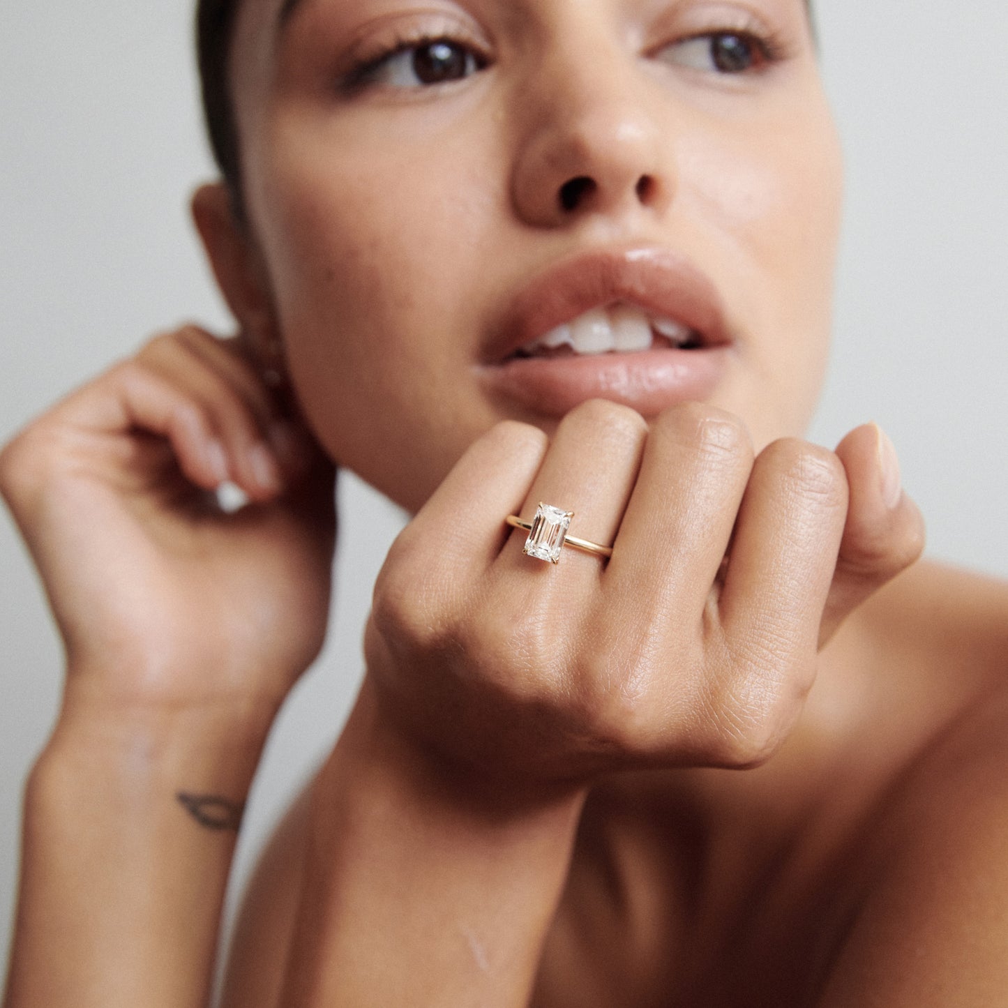 Stunning 1 CT Emerald Moissanite Engagement Ring with Solitaire Design 2