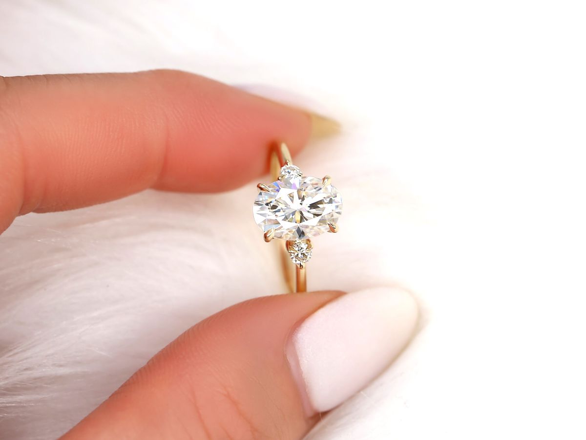 Stunning 2.5 CT Oval Moissanite Engagement Ring with Hidden Halo Design 7