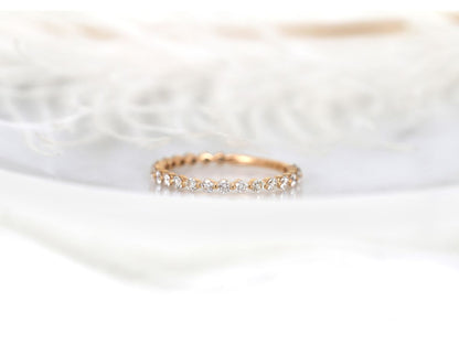 Stunning 0.55 TCW Round Moissanite Stones Half Eternity Wedding Band 1