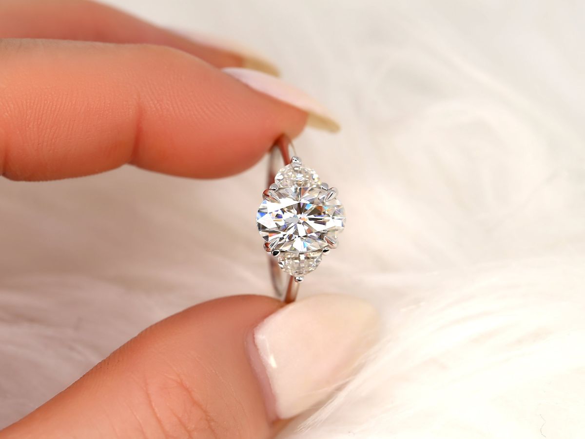 Stunning 2.5 CT Oval Moissanite Engagement Ring with Three Stone Design 4