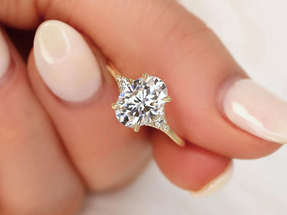 Stunning 2.5 CT Oval Moissanite Engagement Ring with Cluster Design 8