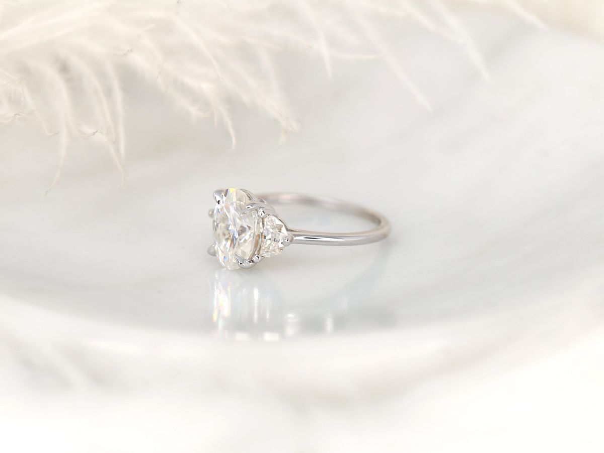 Stunning 2.5 CT Oval Moissanite Engagement Ring with Three Stone Design 3