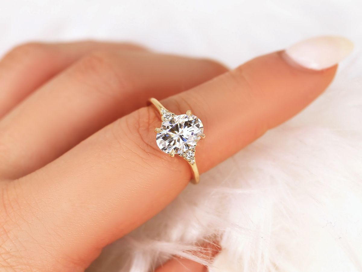 Stunning 2.5 CT Oval Moissanite Engagement Ring with Cluster Design 7