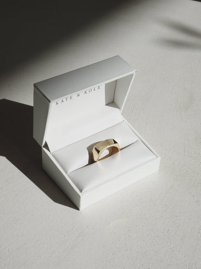 Stunning Men's Flat-Top Wedding Bands 4